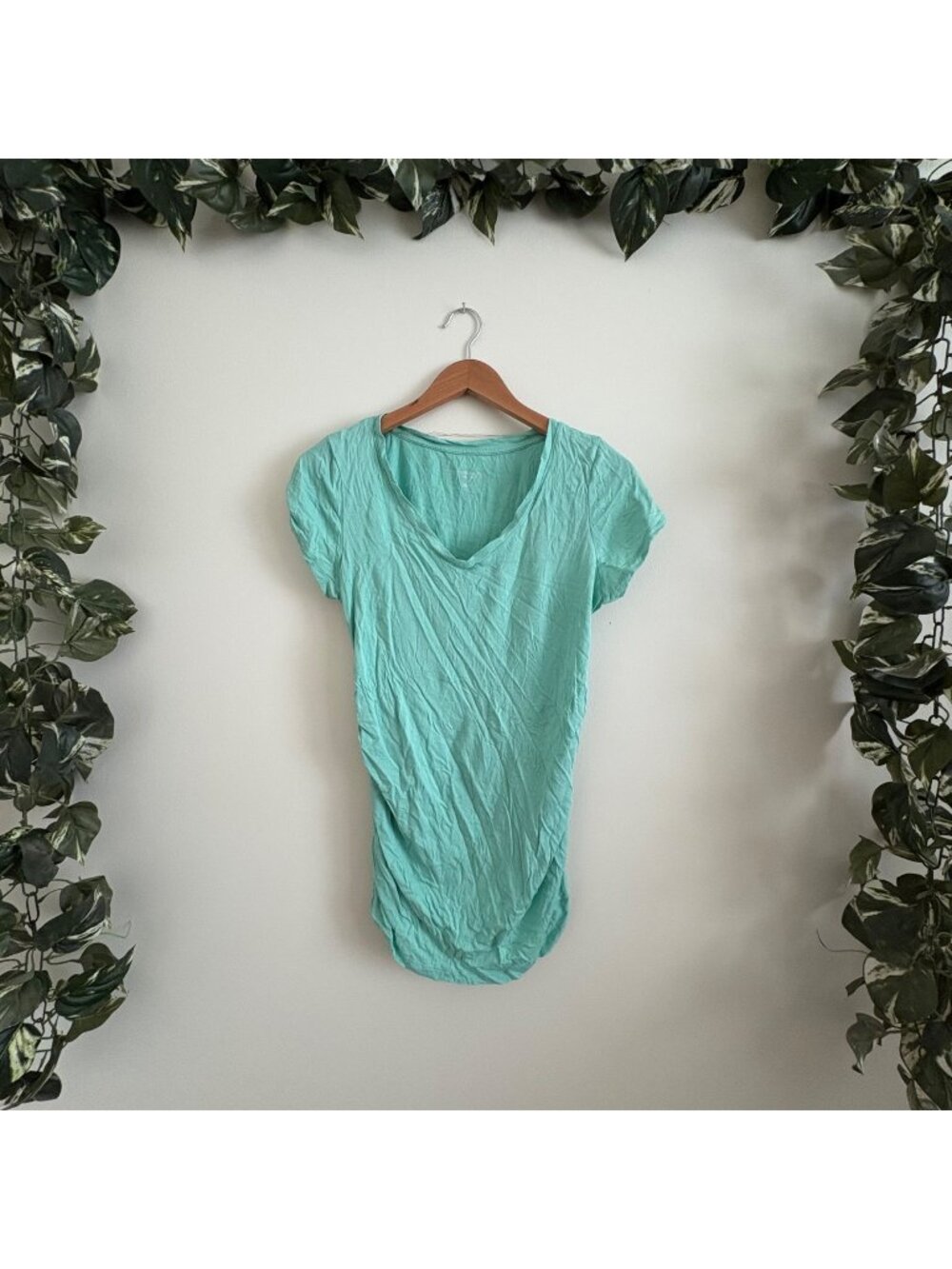 Liz Lange Maternity Short Sleeve Ruched Side Shirt Mint Green Women’s Size S